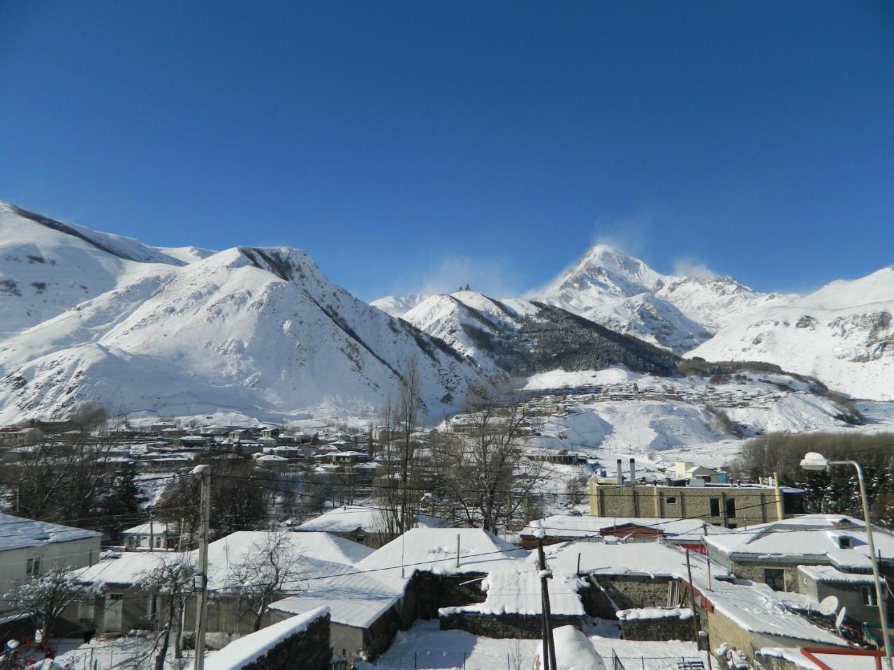 Uptown Boutique Kazbegi Hotel Exterior foto